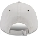 beige-verstellbare-kappe-mit-gebogenem-schirm-und-rotem-logo-9forty-league-essential-der-new-york-yankees-mlb-von-new-era