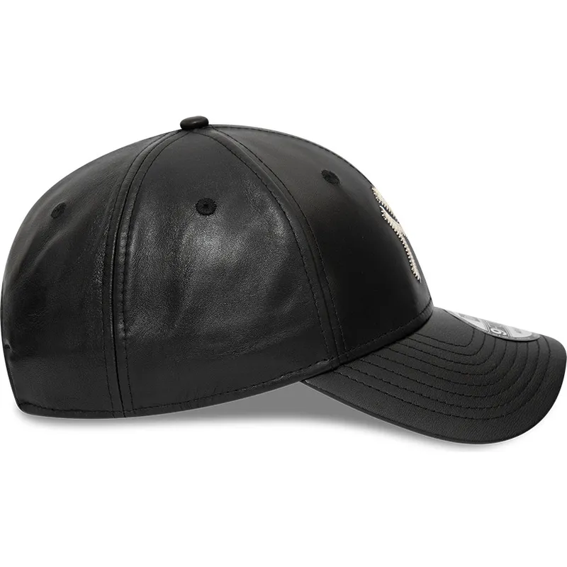 mutzen-gebogen-schwarz-verstellbares-band-9forty-leather-der-new-york-yankees-mlb-von-new-era