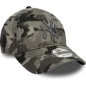 cappellino-curvo-mimetico-regolabile-9forty-all-over-print-painted-dei-new-york-yankees-mlb-di-new-era