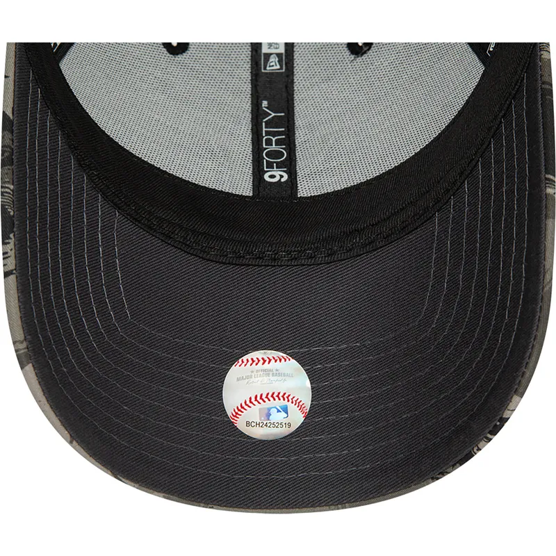 cappelli-curva-mimetizzazione-cinghia-regolabile-9forty-all-over-print-painted-dei-new-york-yankees-mlb-di-new-era