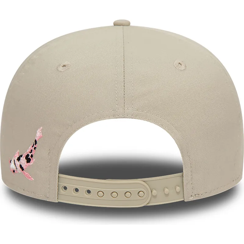 cappelli-piatta-beige-snapback-9fifty-koi-fish-dei-new-york-yankees-mlb-di-new-era cappelli-piatta-beige-snapback-9fifty-koi-fish-dei-new-york-yankees-mlb-di-new-era