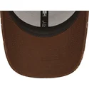 cappelli-curva-marrone-cinghia-regolabile-9forty-monogram-dei-new-york-yankees-mlb-di-new-era