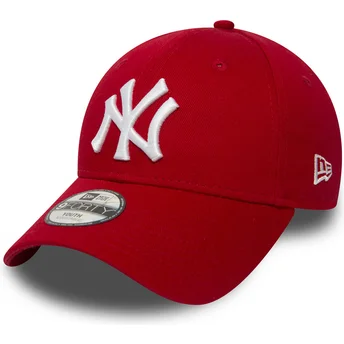 Wyginięta czapka czerwona z regulacją dla dziecka 9FORTY Essential New York Yankees MLB New Era