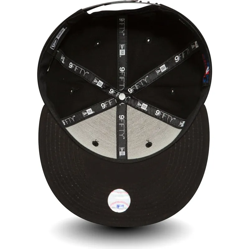 sort-fladskaerms-snapback-9fifty-black-on-black-new-york-yankees-mlb-fra-new-era