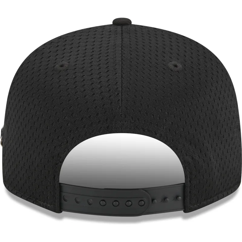 cappello-piatto-nero-snapback-9fifty-post-up-pin-dei-chicago-bulls-nba-di-new-era