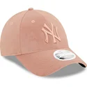 cappelli-curva-rosa-cinghia-regolabile-9forty-velour-dei-new-york-yankees-mlb-di-new-era