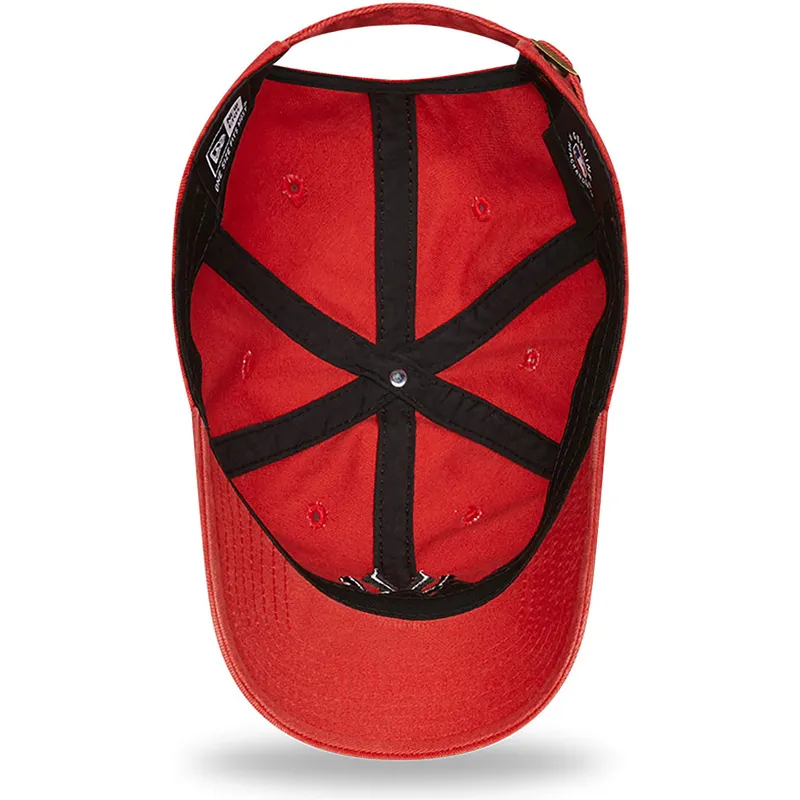 cappelli-curva-rosso-cinghia-regolabile-negro-9twenty-league-essential-dei-new-york-yankees-mlb-di-new-era