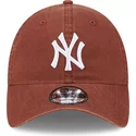 casquette-courbee-marron-ajustable-9twenty-league-essential-new-york-yankees-mlb-new-era