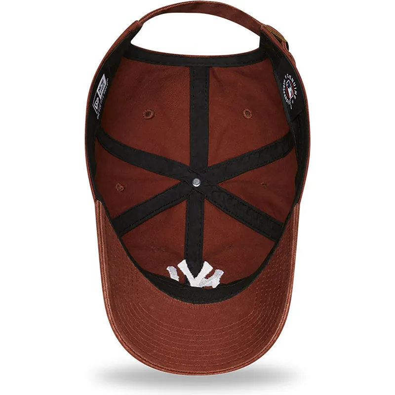 mutzen-gebogen-braun-verstellbares-band-9twenty-league-essential-der-new-york-yankees-mlb-von-new-era