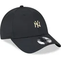 verstellbare-schwarze-9forty-kappe-mit-gebogenem-schirm-und-new-york-yankees-mlb-pin-von-new-era