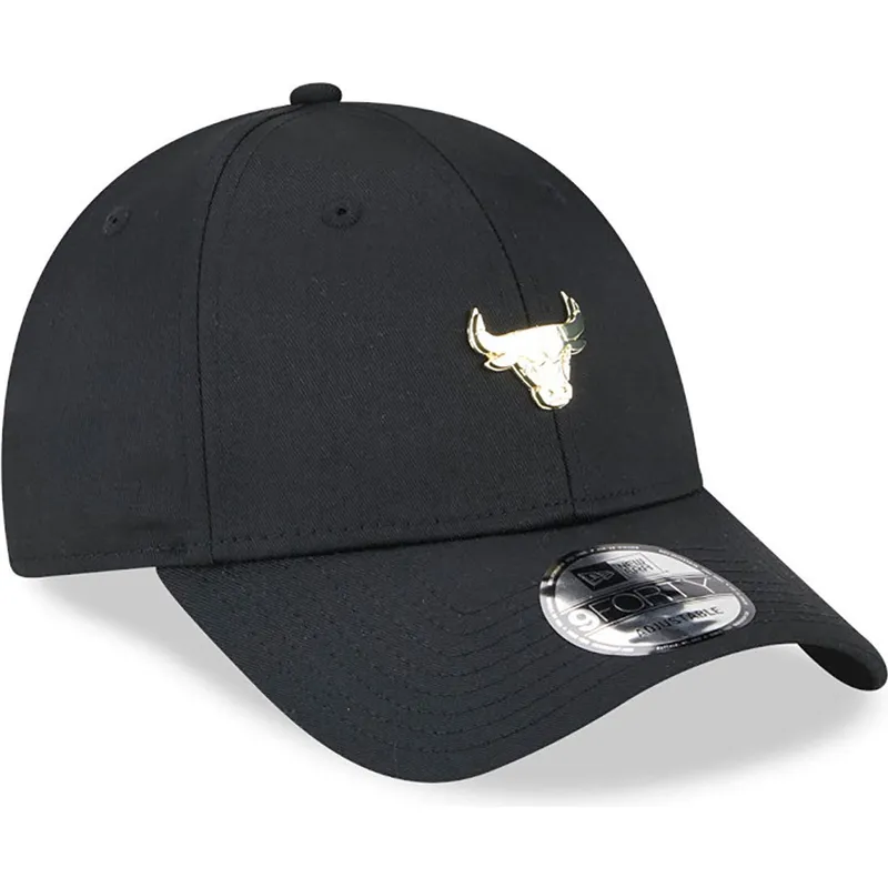cappellino-regolabile-nero-con-visiera-curva-9forty-con-spilla-dei-chicago-bulls-nba-di-new-era