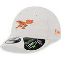 cappellino-curvo-beige-regolabile-per-bambino-dinosauro-9forty-repreve-di-new-era