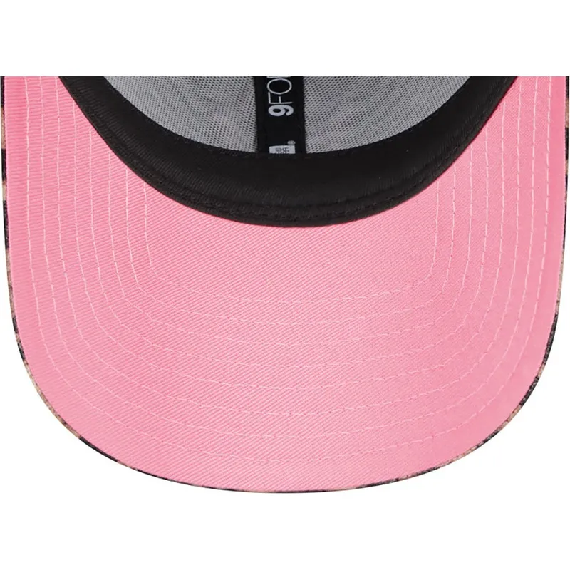 cappelli-curva-leopardo-cinghia-regolabile-rosa-9forty-velour-dei-new-york-yankees-mlb-di-new-era