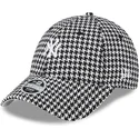 cappellino-curvo-nero-e-bianco-regolabile-da-donna-9forty-houndstooth-dei-new-york-yankees-mlb-di-new-era