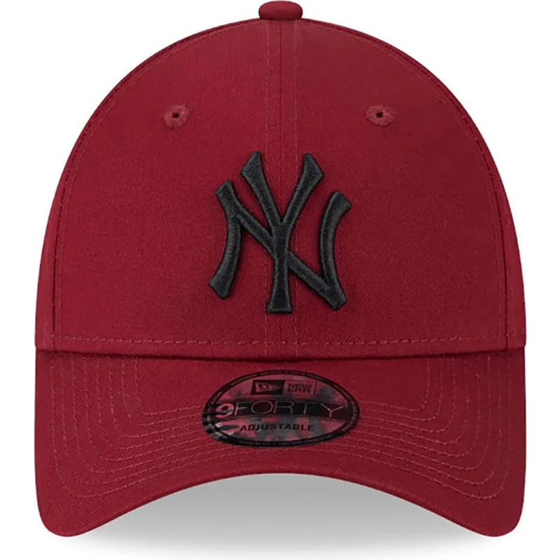 cappelli-curva-rosso-cinghia-regolabile-negro-9forty-league-essential-dei-new-york-yankees-mlb-di-new-era cappelli-curva-rosso-cinghia-regolabile-negro-9forty-league-essential-dei-new-york-yankees-mlb-di-new-era