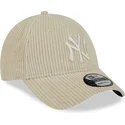 cappellino-curvo-beige-regolabile-9forty-wide-cord-dei-new-york-yankees-mlb-di-new-era