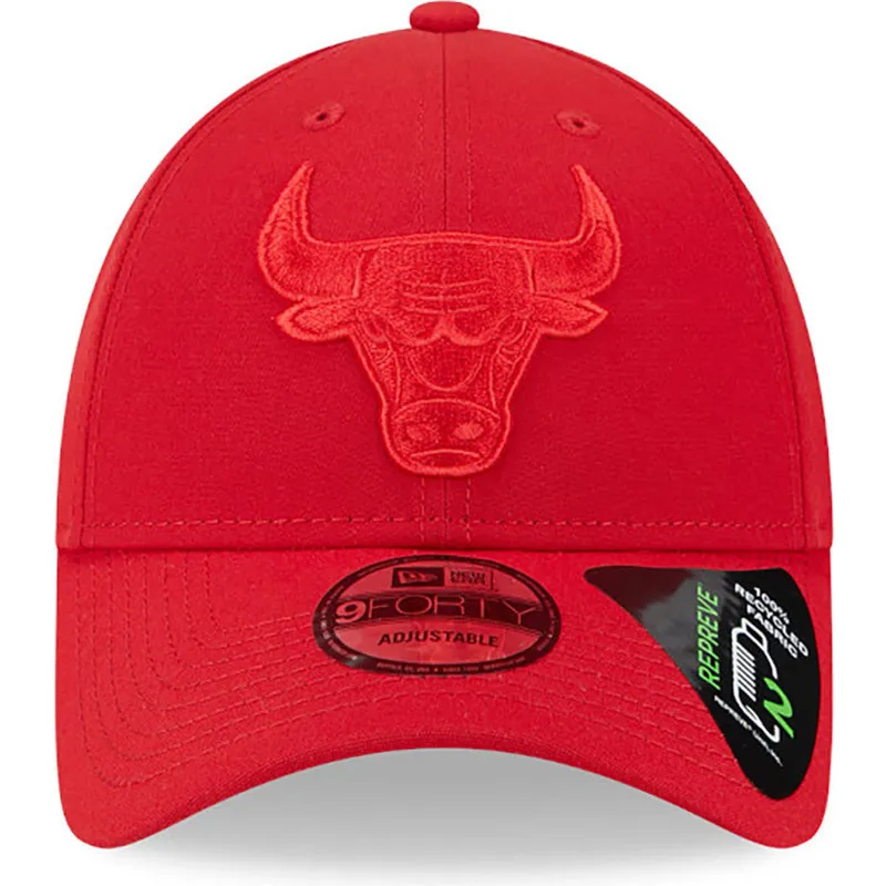cappellino-curvo-rosso-regolabile-con-logo-rosso-9forty-repreve-outline-di-chicago-bulls-nba-di-new-era