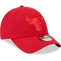 gorra-curva-roja-ajustable-con-logo-rojo-9forty-repreve-outline-de-chicago-bulls-nba-de-new-era