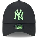 mutzen-gebogen-schwarz-verstellbares-band-9forty-neon-der-new-york-yankees-mlb-von-new-era