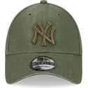 cappelli-curva-verde-cinghia-regolabile-9forty-washed-canvas-dei-new-york-yankees-mlb-di-new-era