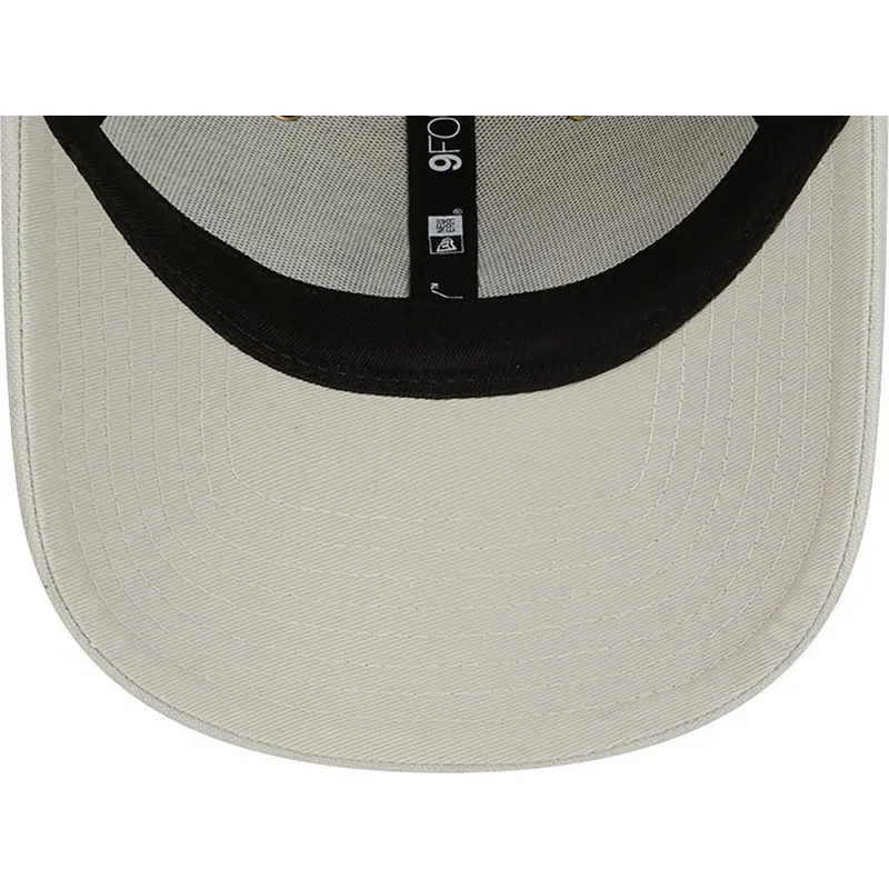 cappelli-curva-beige-cinghia-regolabile-9forty-washed-canvas-dei-new-york-yankees-mlb-di-new-era