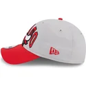 cappellino-curvo-grigio-e-rosso-regolabile-9twenty-tip-off-2023-di-chicago-bulls-nba-di-new-era