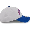 cappellino-curvo-grigio-e-blu-regolabile-9twenty-tip-off-2023-di-nba-di-new-era