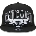 cappello-piatto-nero-snapback-9fifty-tip-off-2023-dei-chicago-bulls-nba-di-new-era