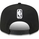 cappello-piatto-nero-snapback-9fifty-tip-off-2023-dei-chicago-bulls-nba-di-new-era