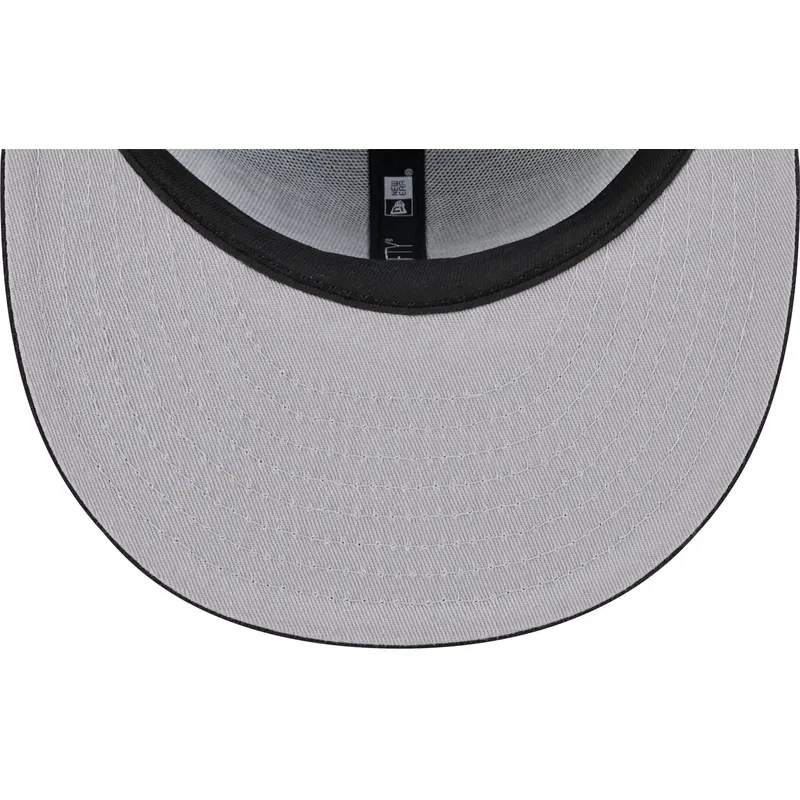 sort-fladskaerms-snapback-9fifty-tip-off-2023-kasket-fra-los-angeles-lakers-nba-fra-new-era