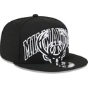 cappello-piatto-nero-snapback-9fifty-tip-off-2023-di-milwaukee-bucks-nba-di-new-era