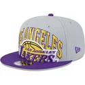 cappellino-piatto-grigio-e-viola-snapback-9fifty-tip-off-2023-los-angeles-lakers-nba-di-new-era