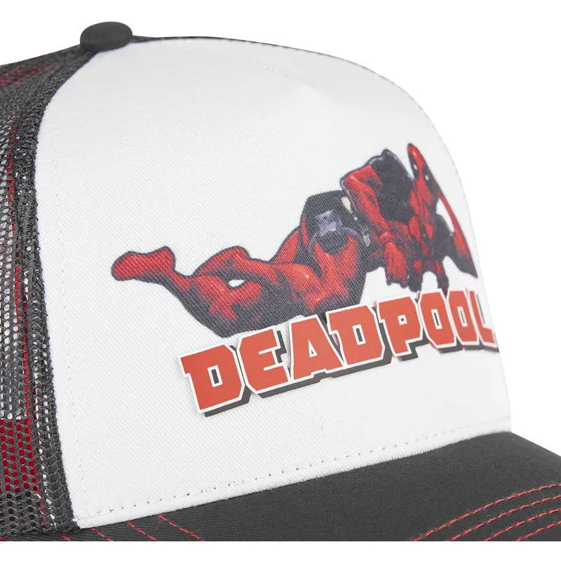 mutzen-gebogen-schwarz-snapback-deadpool-marvel-comics-von-capslab