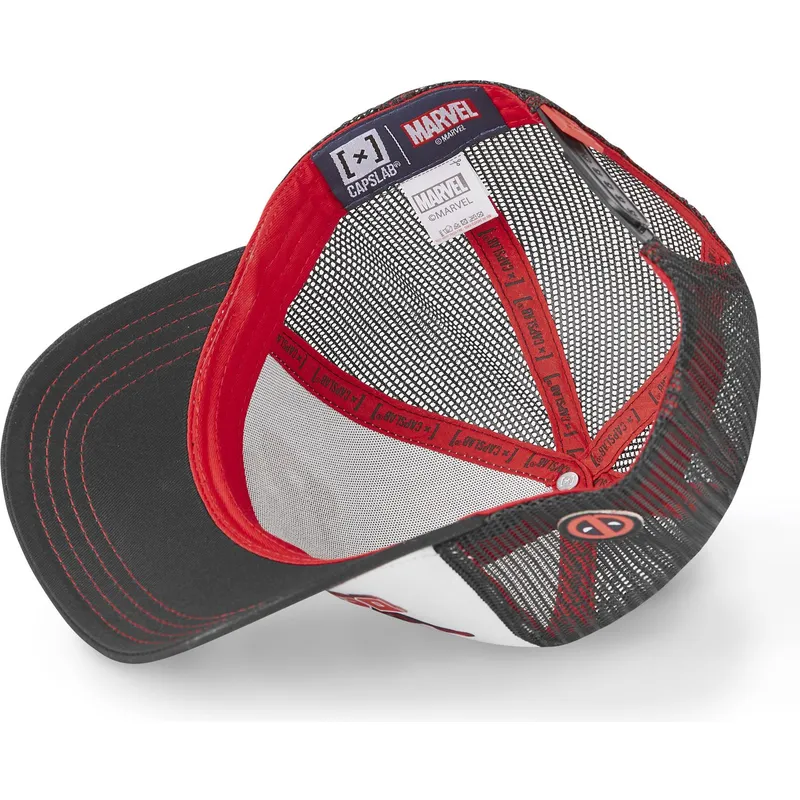 mutzen-gebogen-schwarz-snapback-deadpool-marvel-comics-von-capslab