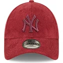 cappelli-curva-rosso-cinghia-regolabile-9forty-towelling-dei-new-york-yankees-mlb-di-new-era