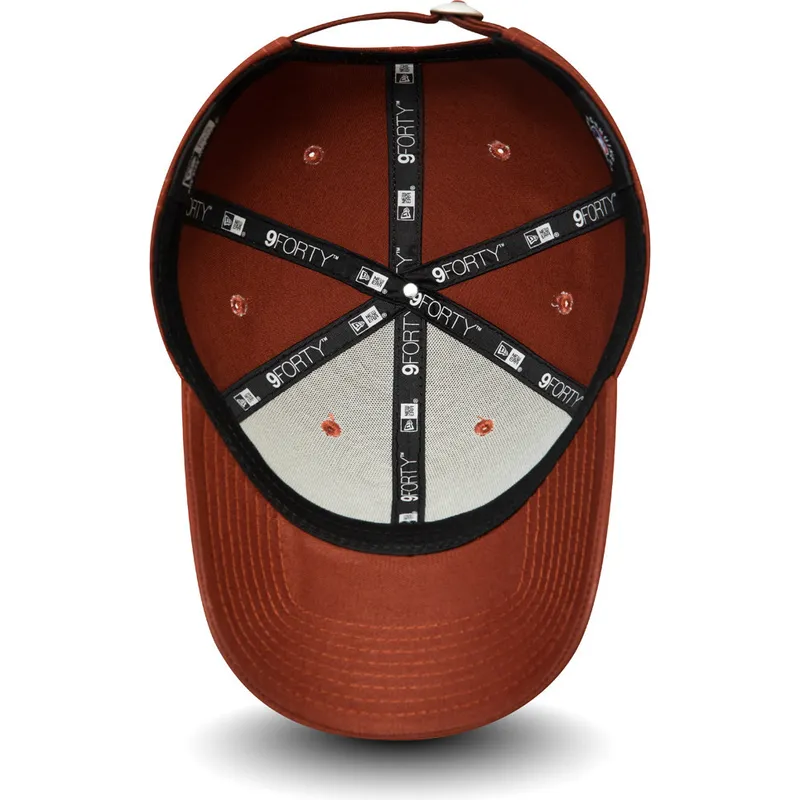 mutzen-gebogen-braun-verstellbares-band-9forty-league-essential-der-new-york-yankees-mlb-von-new-era mutzen-gebogen-braun-verstellbares-band-9forty-league-essential-der-new-york-yankees-mlb-von-new-era