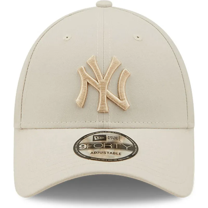 cappellino-curvo-beige-snapback-con-logo-beige-9forty-tonal-repreve-dei-new-york-yankees-mlb-di-new-era