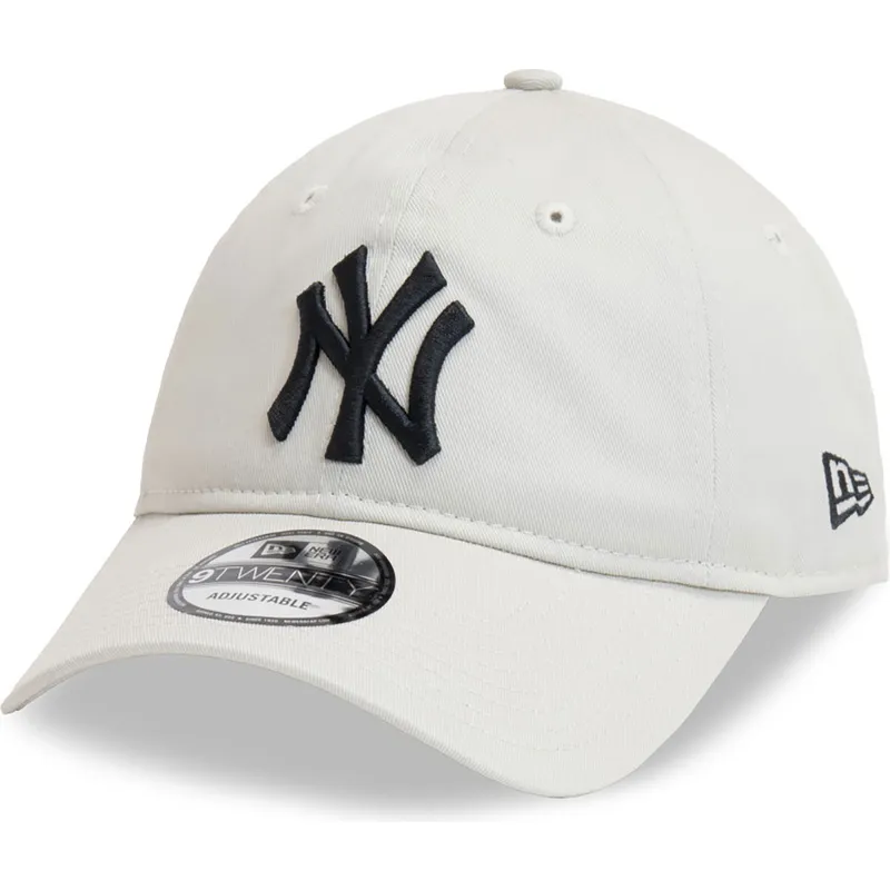 buet-beige-justerbar-kasket-med-sort-logo-9twenty-league-essential-fra-new-york-yankees-mlb-fra-new-era