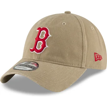 Cappello regolabile marrone chiaro con visiera curva e logo rosso 9TWENTY Core Classic dei Boston Red Sox MLB di New Era