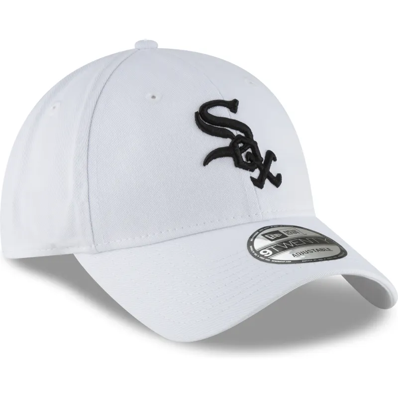hvid-justerbar-kurvet-kasket-med-sort-logo-9twenty-core-classic-fra-chicago-white-sox-mlb-fra-new-era