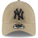 gorra-curva-marron-claro-ajustable-con-logo-azul-marino-9twenty-core-classic-de-new-york-yankees-mlb-de-new-era