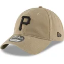 cappellino-curvo-marrone-chiaro-regolabile-con-logo-nero-9twenty-core-classic-di-pittsburgh-pirates-mlb-di-new-era