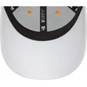 cappelli-curva-bianco-cinghia-regolabile-9forty-contrast-piping-dei-mclaren-racing-formula-1-di-new-era