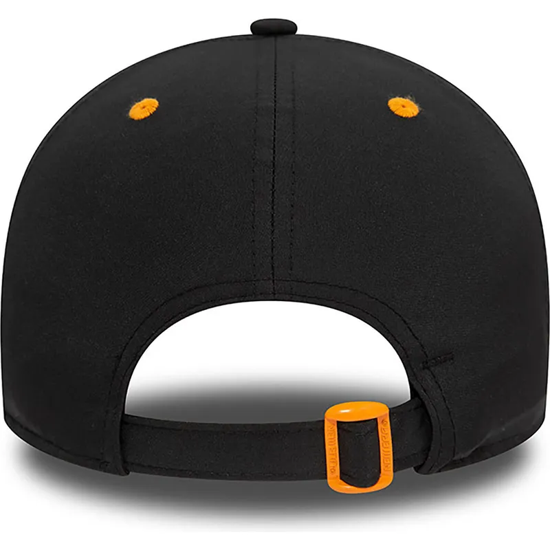 cappelli-curva-nero-cinghia-regolabile-9forty-contrast-piping-dei-mclaren-racing-formula-1-di-new-era cappelli-curva-nero-cinghia-regolabile-9forty-contrast-piping-dei-mclaren-racing-formula-1-di-new-era
