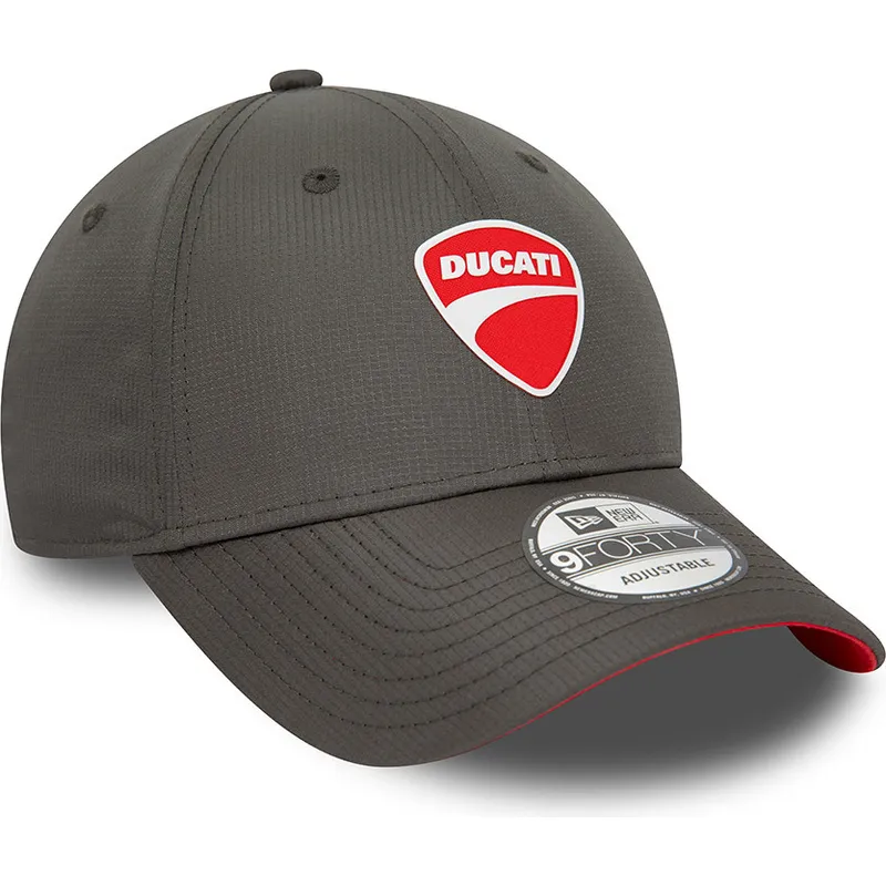 cappellino-curvo-nero-regolabile-9forty-ripstop-di-ducati-motor-motogp-di-new-era