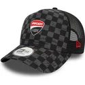 schwarze-trucker-kappe-9forty-a-frame-all-over-print-check-von-ducati-motor-motogp-von-new-era