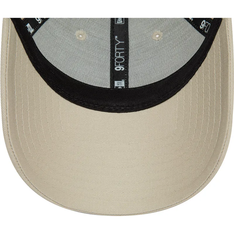 cappelli-curva-beige-cinghia-regolabile-9forty-seasonal-colour-dei-vespa-piaggio-di-new-era