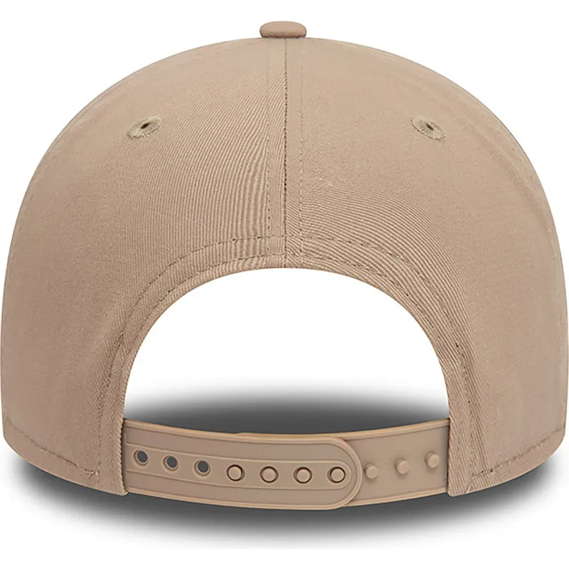 cappelli-curva-beige-snapback-9forty-seasonal-dei-red-bull-racing-formula-1-di-new-era