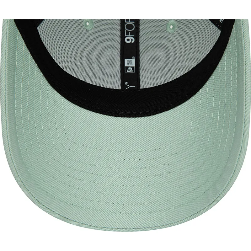 cappellino-visiera-curva-verde-snapback-9forty-seasonal-di-red-bull-racing-formula-1-di-new-era