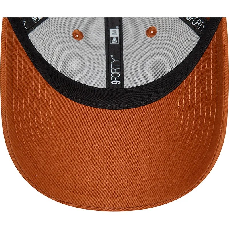 cappellino-marrone-regolabile-9forty-essential-di-new-era